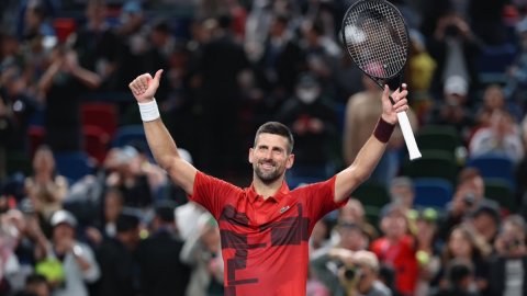 Shanghai Masters: Djokovic remains on course for100th tour-level title with win over Cobolli