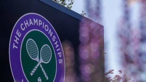 Wimbledon to replace line judges with live electronic calling system from 2025