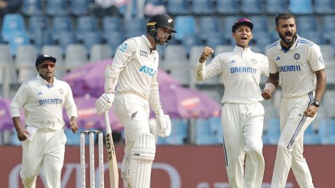 3rd Test: New Zealand reach 26/1 at tea after bowling out India for 263