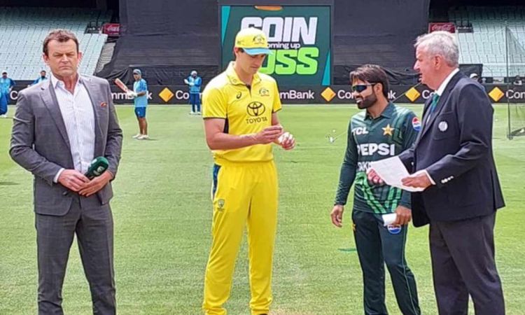 Australia opt to bowl first against Pakistan in first odi