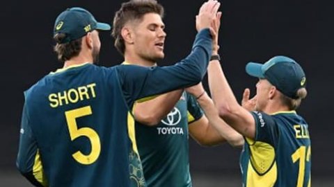 AUS vs PAK, 3rd T20I: பாகிஸ்தானை 117 ரன்னில் சுருட்டியது ஆஸ்திரேலியா!