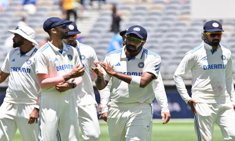 India Crush Australia By 295 Runs In First Test