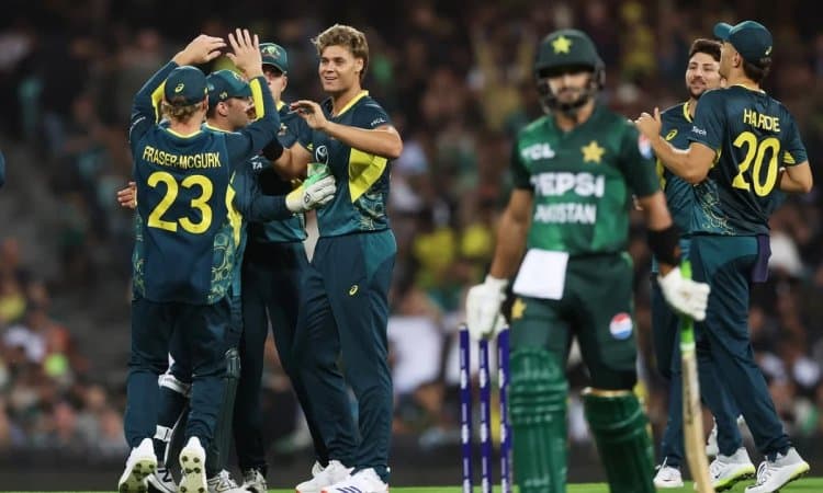 Spencer Johnson claims record-breaking haul as Australia wrap up Pakistan T20 series! சர்வதேச டி20 கிரிக்கெட்டில் புதிய மைல் கல்லை எட்டிய ஸ்பென்சர் ஜான்சன்!