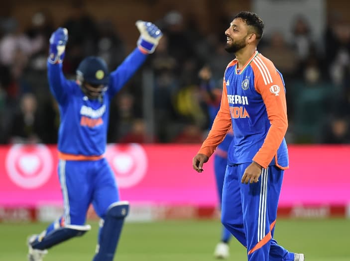 Suryakumar Yadav hails Varun Chakravarthy's magical spell! பந்துவீச்சாளர்கள் செயல்பட்ட விதம் குறித்து பெருமைப்படுகிறேன் - சூர்யகுமார் யாதவ்!