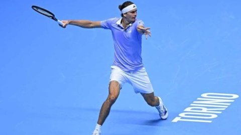 ATP Finals: Zverev tops Ruud to continue impressive run