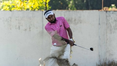 Jamal Hossain hangs in there with a 72 to maintain two-shot lead after the third round of the Servo 