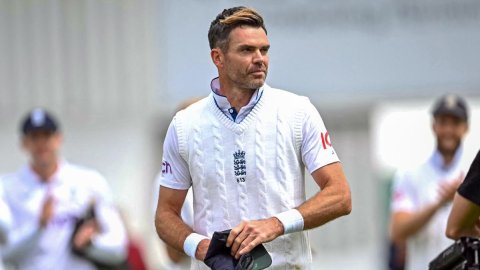 London: England's James Anderson gestures as he leaves the ground after playing his last ever intern