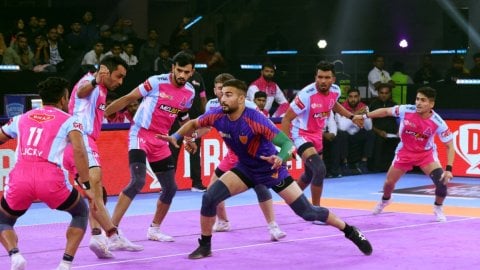 PKL Season 11: Dabang Delhi continue unbeaten run, jump to third place on the points table