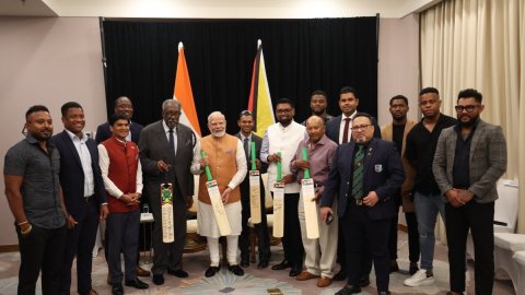 'Want more PMs like him': Clive Lloyd after meeting Narendra Modi 