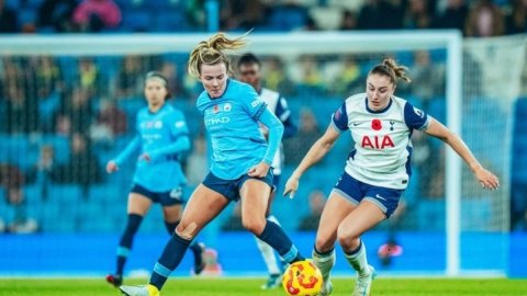 WSL 2024-25: Man City confirm forward Lauren Hemp has suffered a knee injury