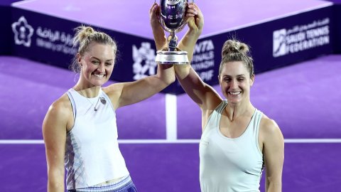 WTA Finals 2024-25: Dabrowski/Routliffe cap perfect week to win doubles title