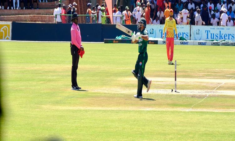 1st T20I: पाकिस्तानी मिडिल बल्लेबाजों ने किया अच्छा प्रदर्शन, ज़िम्बाब्वे को दिया 166 रन का लक्ष्य 