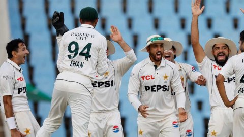 1st Test: Pakistan claim three wickets to give late scare to South Africa