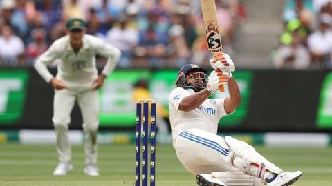 4th Test: That is a stupid shot, Pant's let his team down badly, says Gavaskar