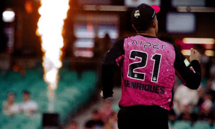 BBL 14: Moises Henriques leads Sydney Sixers to victory over Melbourne Renegades! BBL 2024-25: ஹென்றிக்ஸ் அதிரடியில் ரெனிகேட்ஸை வீழ்த்தியது சிட்னி சிக்ஸர்ஸ்!