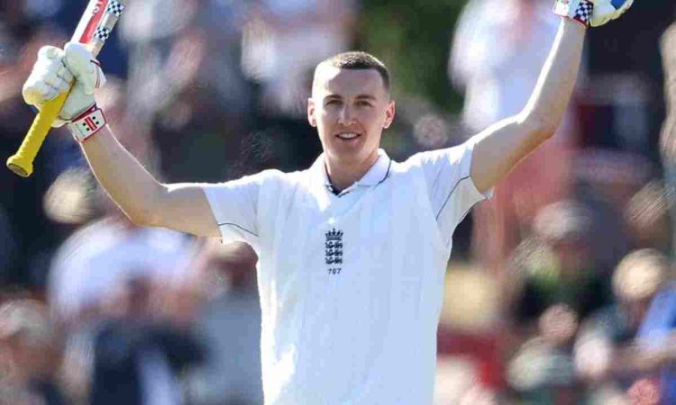 England Dismissed For 280 In Second New Zealand Test