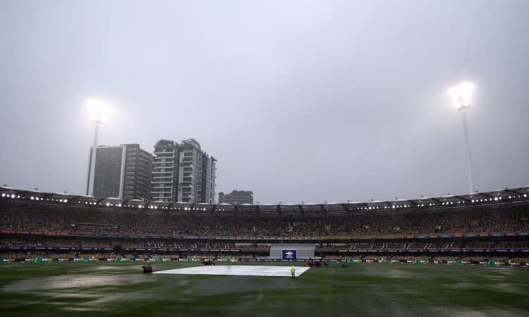 3rd Test, Day 1: Play Abandoned In Third Test In Brisbane With Australia 28-0! காபா டெஸ்ட்: தொடர் மழை காரணமாக முன்கூட்டியே முடிவடைந்த முதல் நாள் ஆட்டம்!