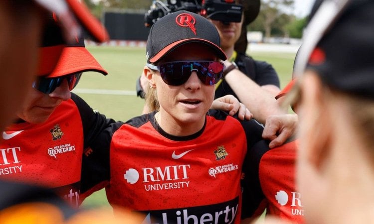 Melbourne Renegades defeat Brisbane Heat by 7 runs and win their first ever WBBL title! WBBL 2024: ஜெஸ் ஜோனசென் போராட்டம் வீண்; பிரிஸ்பேனை வீழ்த்தி சாம்பியன் பட்டம் வென்றது மெல்போர்ன்!