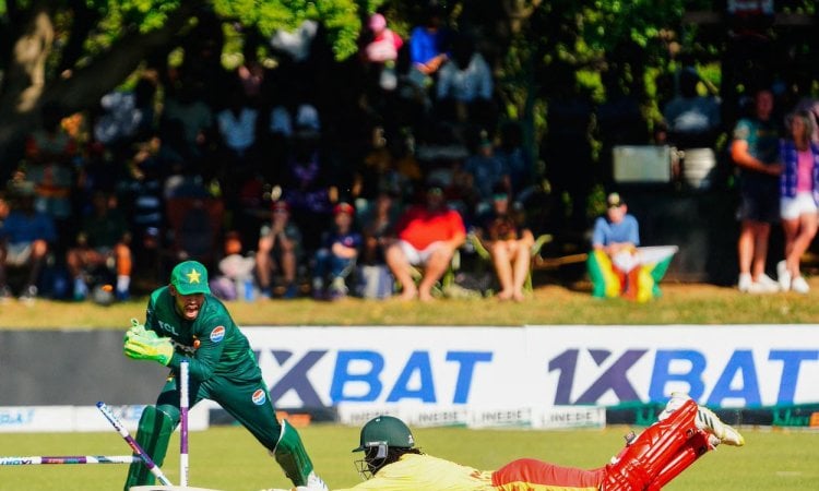 Pakistan Beat Zimbabwe by 57 Runs In First T20I