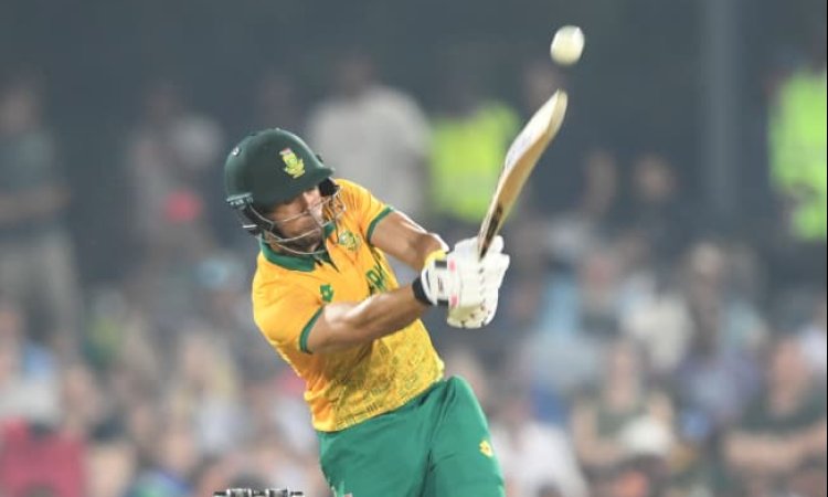 SA vs PAK, 2nd T20I: South Africa comfortably chased down Pakistan’s massive total of 207 runs in th SA vs PAK, 2nd T20I: சதமடித்து அசத்திய ஹென்றிக்ஸ்; பாகிஸ்தானை வீழ்த்தி தொடரை வென்றது தென் ஆப்பிரிக்க
