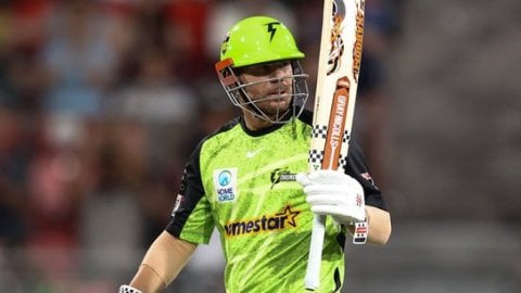 BBL 2024-25: Warner scores 86, Agar’s four-fer seals 8-run win for Thunder over Renegades