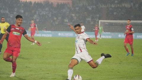 ISL 2024-25: Table-toppers Mohun Bagan look to capitalise on struggling Kerala Blasters