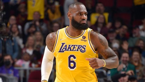 LeBron reflects on rest-fueled return in Lakers' win, says 'it was great for mind & body'