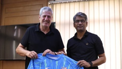 Manolo Marquez holds meetings with AIFF top brass with Asian Cup 2027 as main target