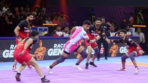 PKL 11: Arjun Deshwal’s 17 points keep Jaipur Pink Panthers’ playoff hopes alive