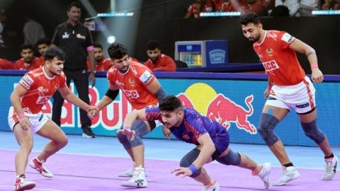 PKL 11: Dabang Delhi confirm 2nd place with 14-point win over Gujarat Giants