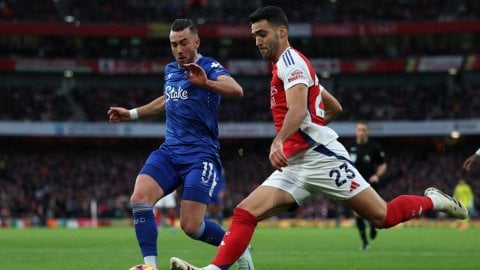 Premier League: Arsenal fail to break robust Everton defence in goalless draw