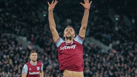 Premier League: West Ham beat Wolves to end winless run 