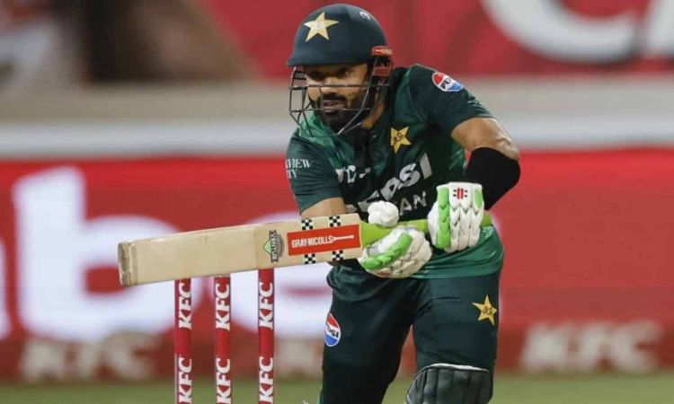 Mohammad Rizwan need 5 six to complete 100 sixes in T20I Cricket