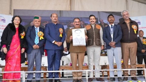 State bestows special respect for players, says Himachal CM