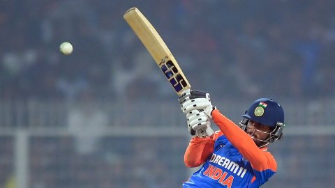 1st T20I: Varun’s 3-23, Abhishek’s 79 lead India to 7-wicket win over England (ld)