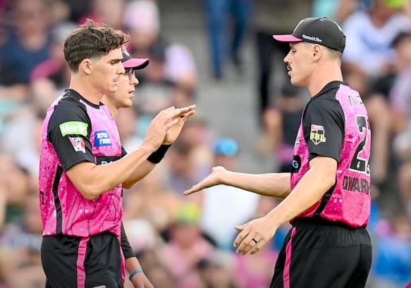 BBL 14: Steve Smith’s explosive knock guided Sydney Sixers to a dominant 14-run victory over Perth S பிபிஎல் 2024-25: ஸ்டீவ் ஸ்மித், சீன் அபோட் அபாரம்; ஸ்கார்சர்ஸை வீழ்த்தி சிக்ஸர்ஸ் த்ரில் வெற்றி!