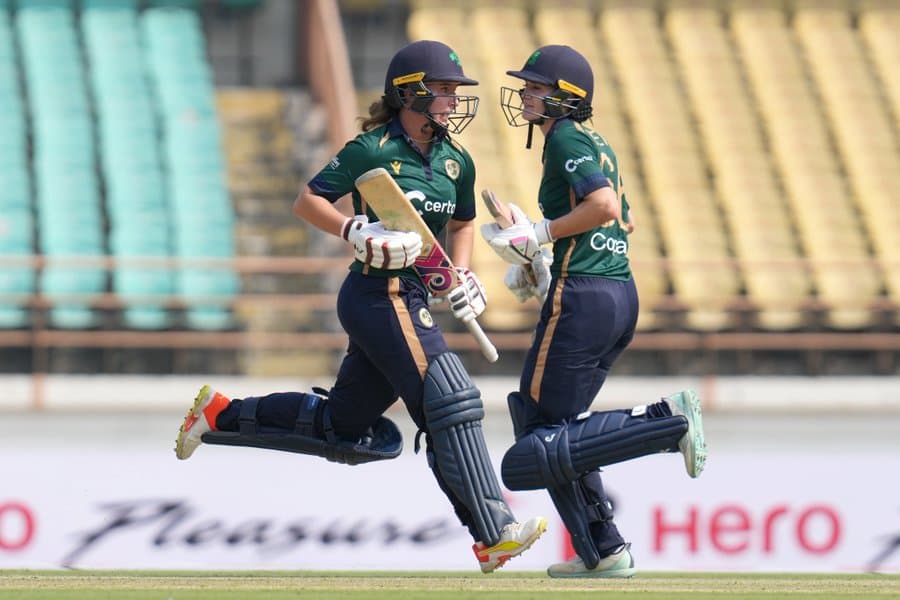 INDW vs IREW, 1st ODI: Ireland post their highest total against India! INDW vs IREW, 1st ODI: சதத்தை தவறவிட்ட கேபி லூயிஸ்; இந்திய அணிக்கு 239 ரன்கள் இலக்கு!