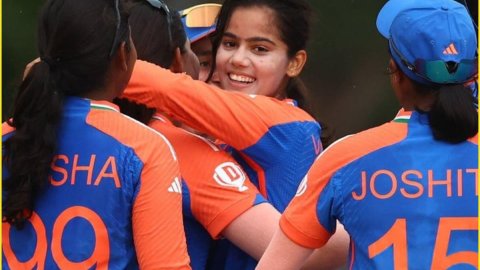 U19 Women's T20 WC 2025: वैष्णवी शर्मा ने हैट्रिक लेकर रचा इतिहास, टीम इंडिया मलेशिया को 2.5 ओवर में