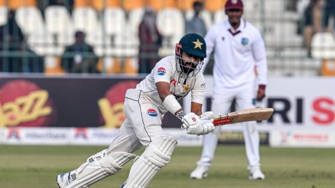 PAK vs WI, 1st Test: சகீல், ரிஸ்வான் அரைசதம்; சரிவிலிருந்து மீண்ட பாகிஸ்தான்!