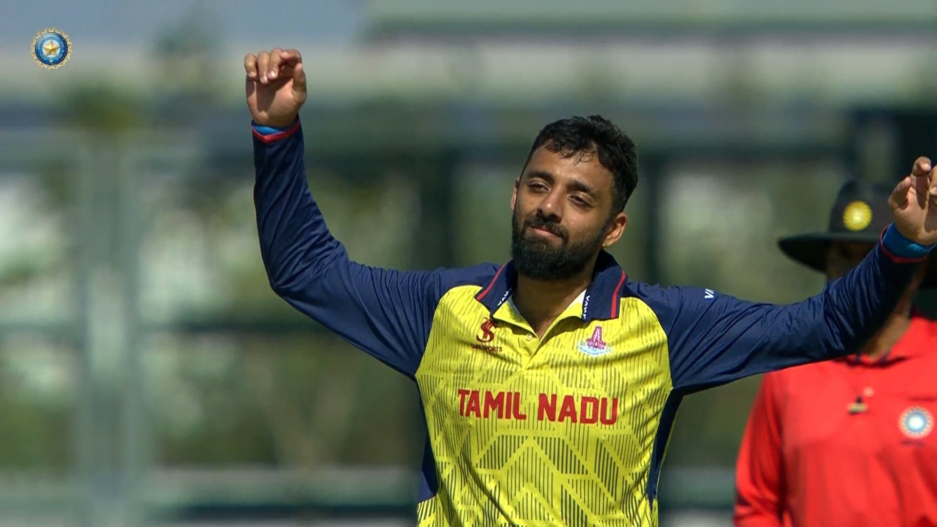 Varun Chakravarthy Claims His 4th 5 Wicket Haul In List A Cricket - Watch Video! பந்துவீச்சில் மாயாஜாலம் நிகழ்த்திய வருண் சக்ரவர்த்தி - வைரலாகும் காணொளி!