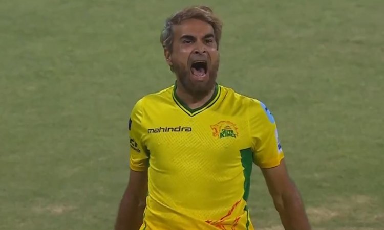 Watch- Imran Tahir with that iconic celebration after taking wicket! பிராண்டன் கிங்ஸை க்ளீன் போல்டாக்கிய ‘பராசக்தி எக்ஸ்பிரஸ்’ இம்ரான் தாஹிர் - காணொளி!
