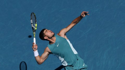Aus Open: Alcaraz cruises to fourth round; Zverev matches Becker's German record
