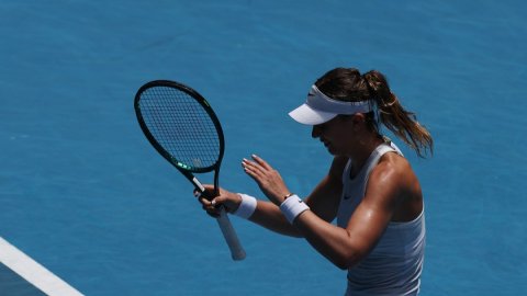 Aus Open: Badosa dispatches Gauff to make maiden Grand Slam semifinal 