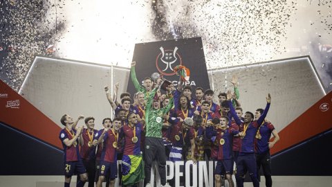 Barcelona crushes Real Madrid to win Spanish Supercup