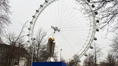 Champions Trophy tour thrills cricket fans in England before arriving in India