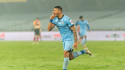 ISL 2024-25: Mumbai City score dramatic winner to overcome late East Bengal charge