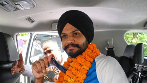 New Delhi: Paris Olympic Bronze medalist Sarabjot Singh receives a warm welcome as he arrives at IGI