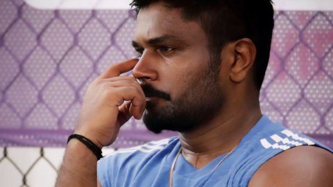 'कुछ लोग हैं जो मेरे बच्चे के खिलाफ हैं', CT में संजू को जगह ना मिलने पर भड़के सैमसन के पापा