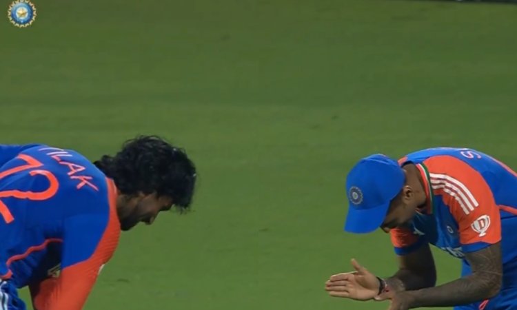 VIDEO: बीच मैदान में तिलक के आगे नतमस्तक हुए सूर्यकुमार यादव, वायरल हो रहा है वीडियो