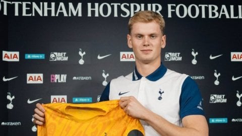 Tottenham Hotspur sign GK Antonin Kinsky from Slavia Prague